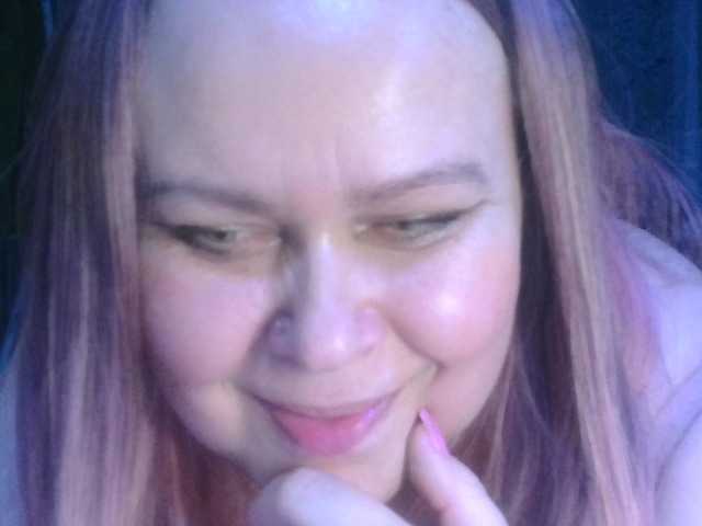 CharleeKendall's BongaCams show and profile