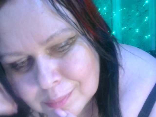 CharleeKendall's BongaCams show and profile