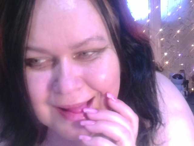 CharleeKendall's BongaCams show and profile