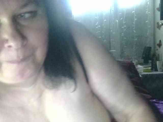 CharleeKendall webcam