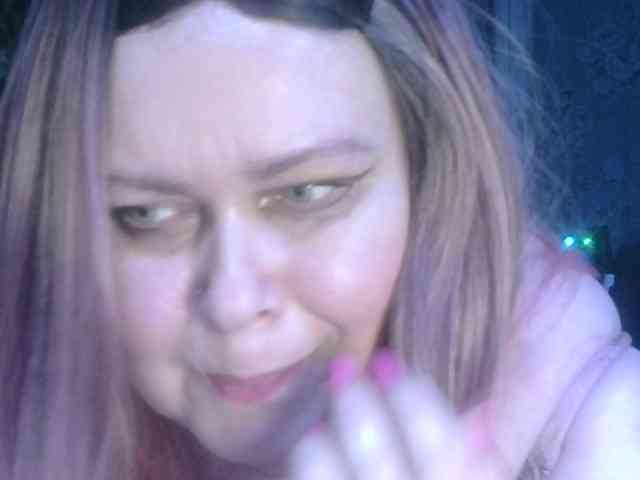 CharleeKendall webcam