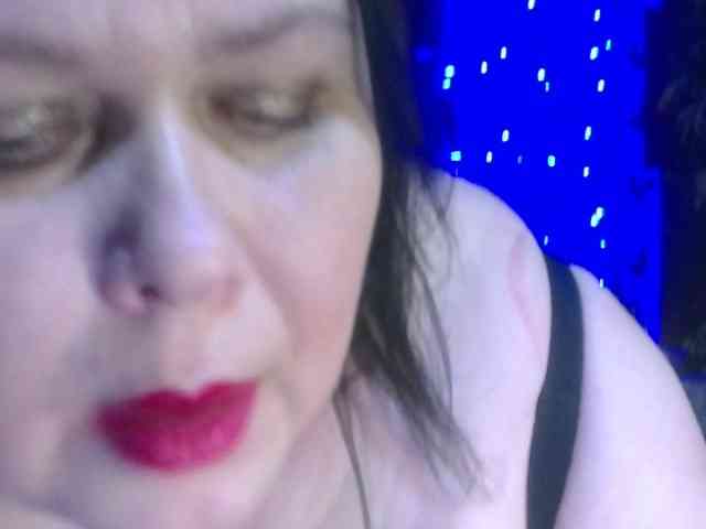 CharleeKendall webcam