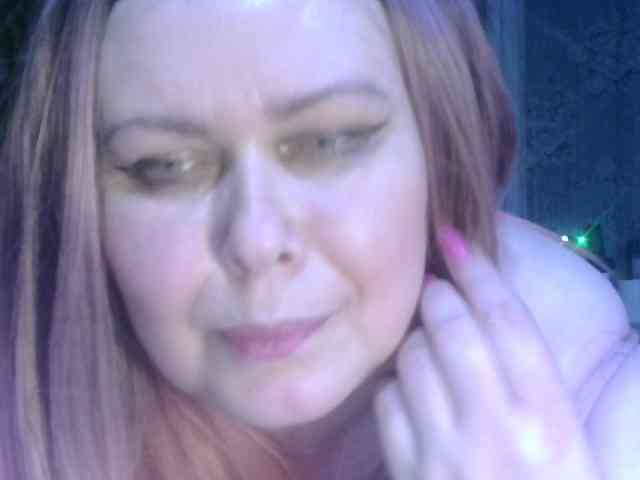 CharleeKendall webcam