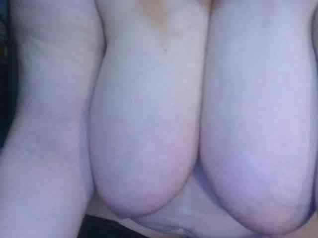 CharleeKendall webcam