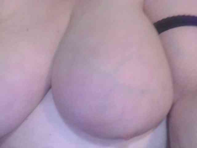 CharleeKendall webcam