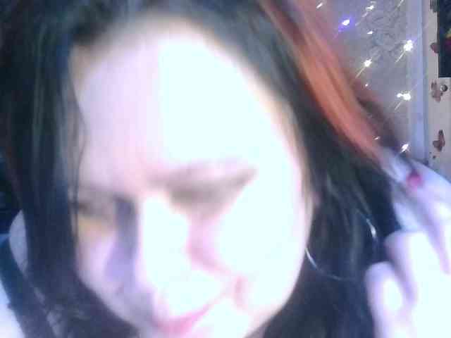 CharleeKendall webcam