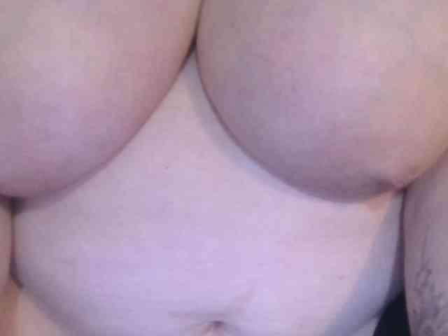 CharleeKendall webcam