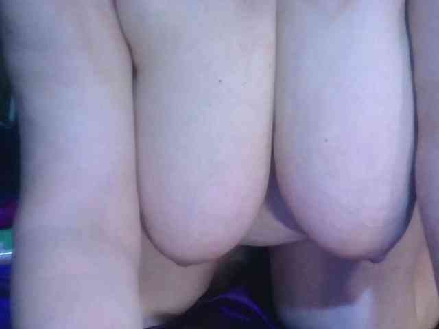 CharleeKendall webcam