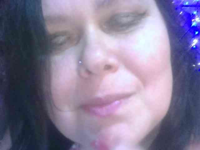 CharleeKendall webcam