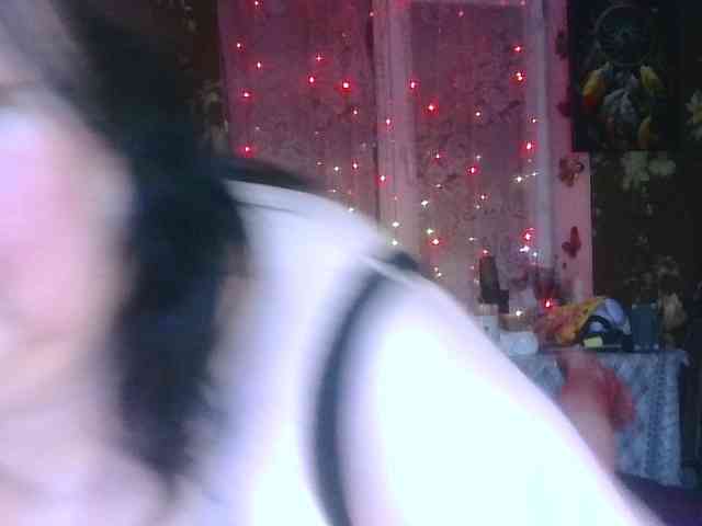 CharleeKendall webcam