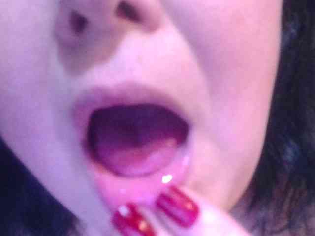 CharleeKendall webcam