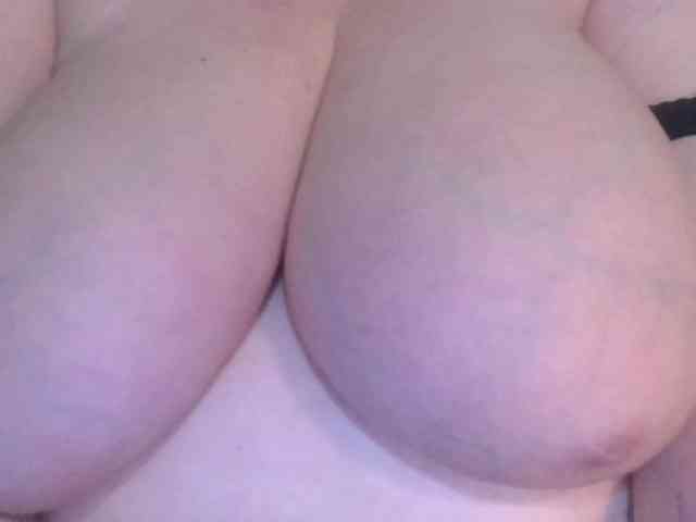 CharleeKendall webcam