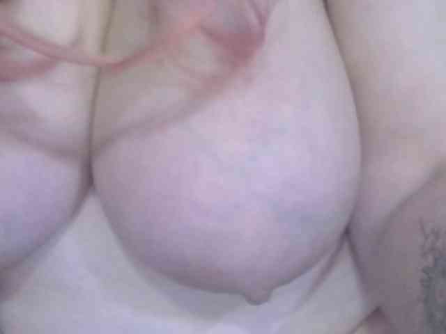 CharleeKendall webcam