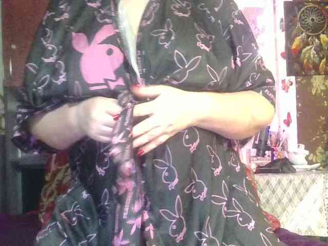 CharleeKendall webcam