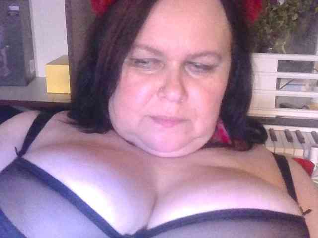 CharleeKendall webcam