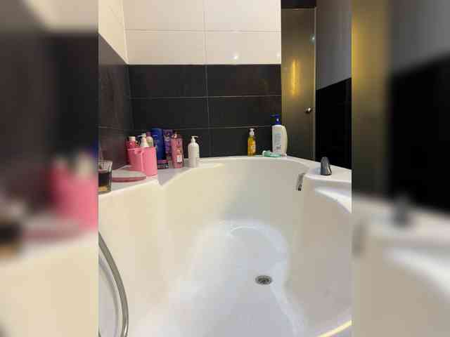 Lionela Live Webcam on BongaCams