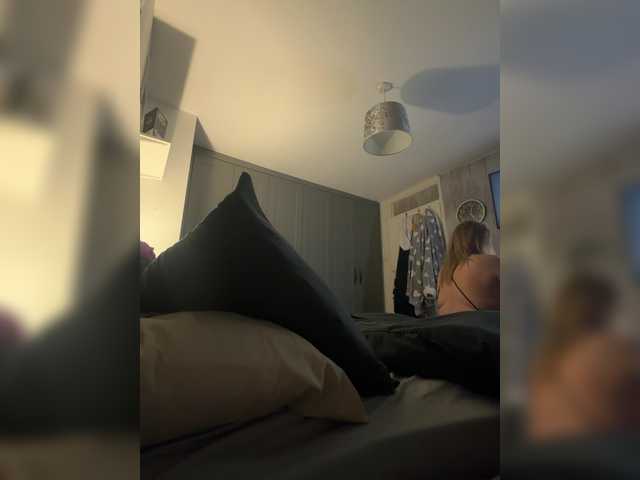 Naughtywife77's BongaCams show and profile