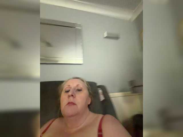 Naughtywife77's BongaCams show and profile