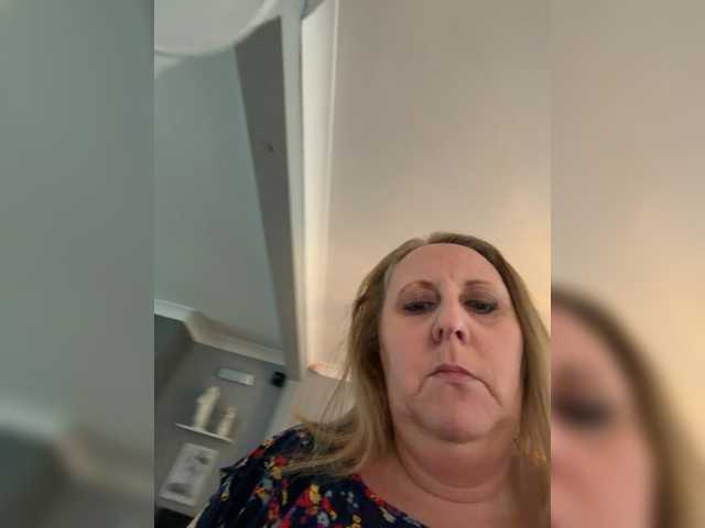 Naughtywife77's BongaCams show and profile
