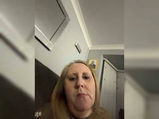 Naughtywife77