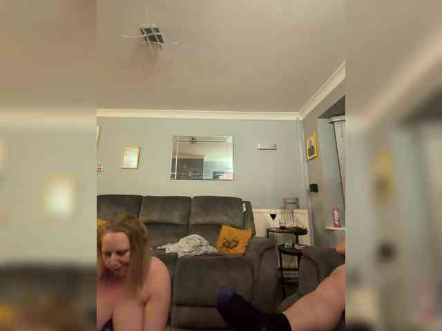 Naughtywife77 webcam