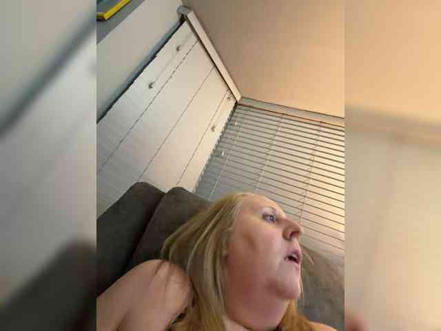 Naughtywife77 webcam