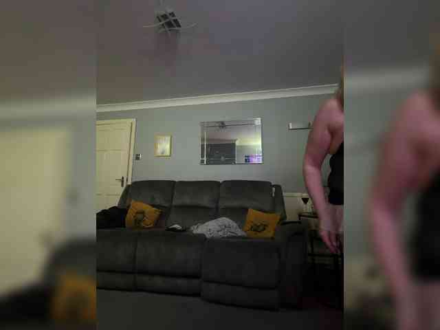 Naughtywife77 webcam