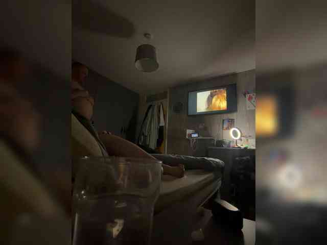 Naughtywife77 webcam