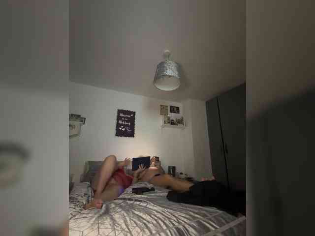 Naughtywife77 webcam