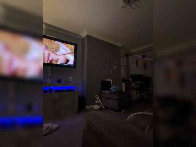 Naughtywife77 webcam