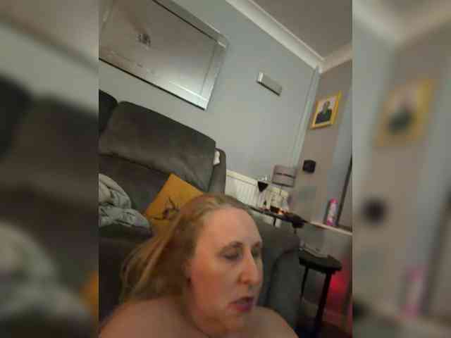 Naughtywife77 webcam