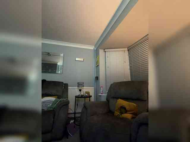 Naughtywife77 webcam