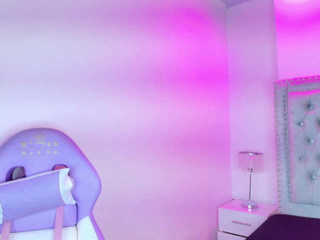 Lia-adams's BongaCams show and profile