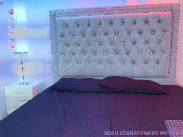 Lia-adams's BongaCams show and profile