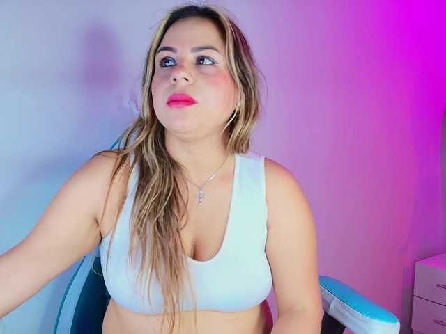 Lia-adams's BongaCams show and profile