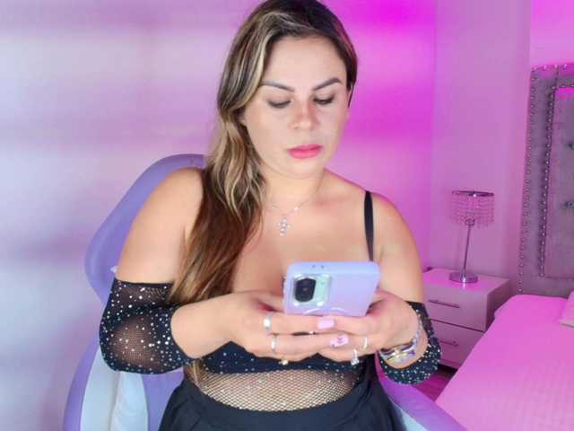 Lia-adams's BongaCams show and profile