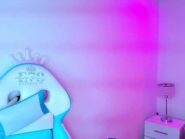 Lia-adams's BongaCams show and profile