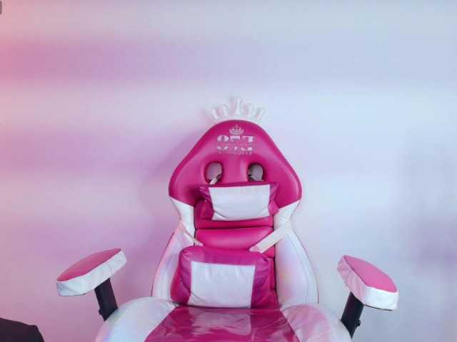 Lia-adams's BongaCams show and profile