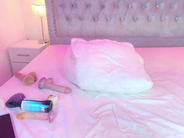 Lia-adams's BongaCams show and profile