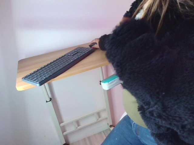 Lia-adams's BongaCams show and profile