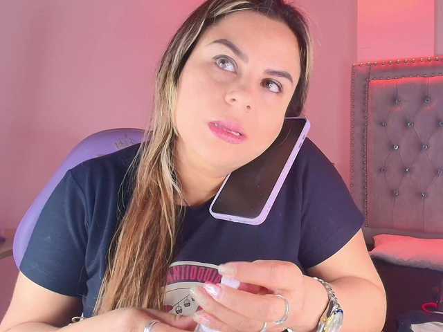 Lia-adams's BongaCams show and profile