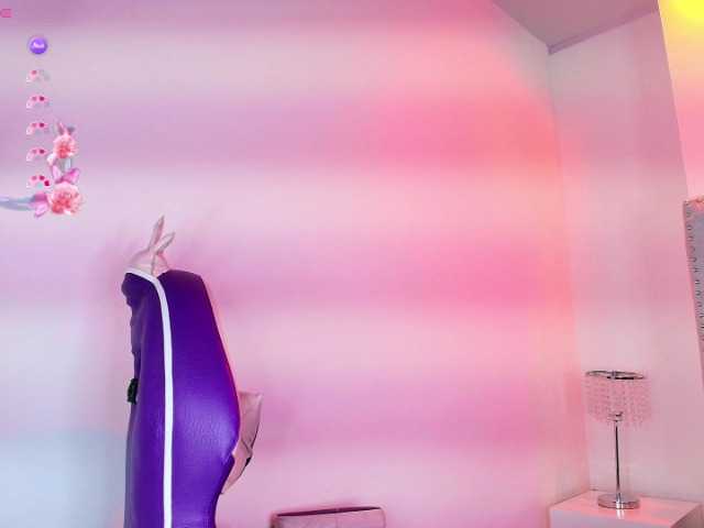 Lia-adams's BongaCams show and profile