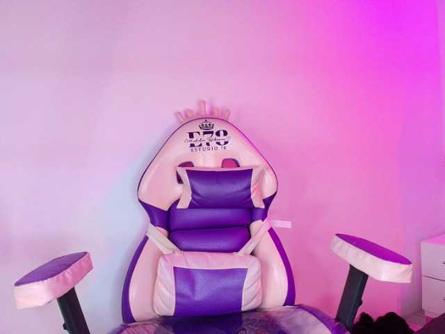 Lia-adams's BongaCams show and profile