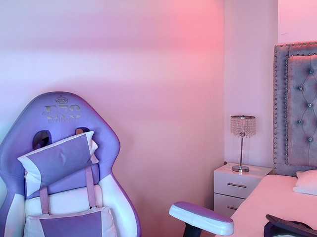 Lia-adams's BongaCams show and profile