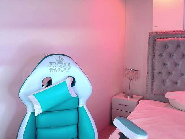 Lia-adams's BongaCams show and profile