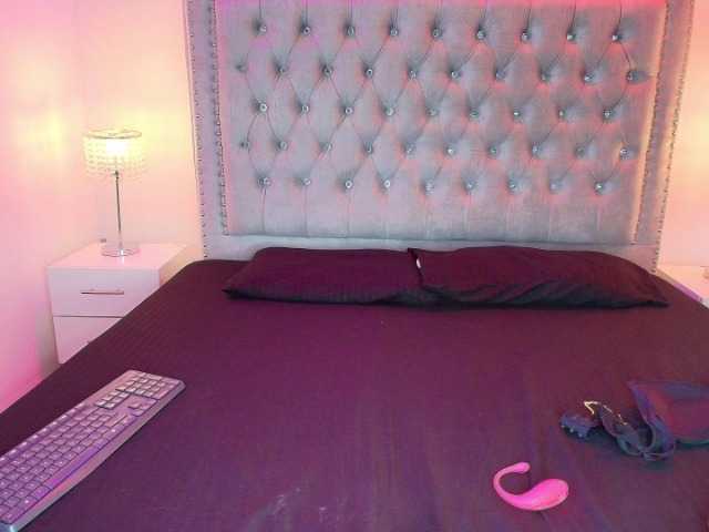 Lia-adams's BongaCams show and profile