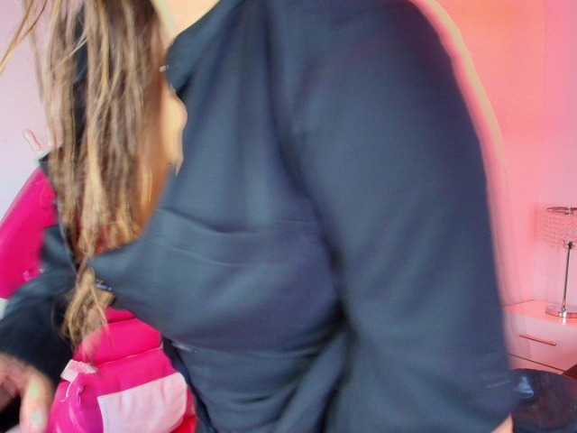 Lia-adams's BongaCams show and profile