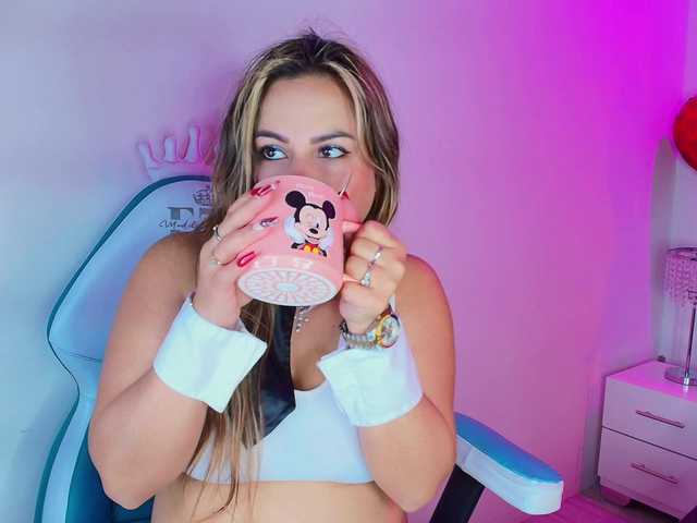 Lia-adams's BongaCams show and profile