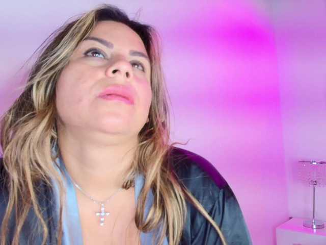 Lia-adams's BongaCams show and profile