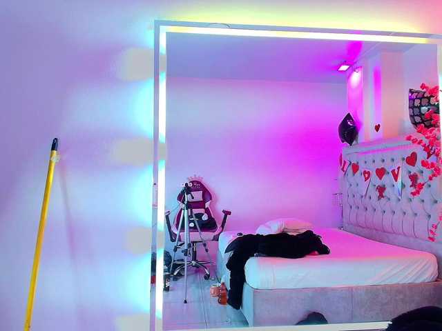 Lia-adams's BongaCams show and profile